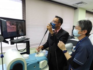 Dr. Hanafi experiencing the simulators