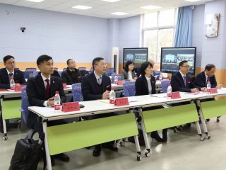 調印式の様子(湖南医薬学院) 調印式の様子(湖南医薬学院)