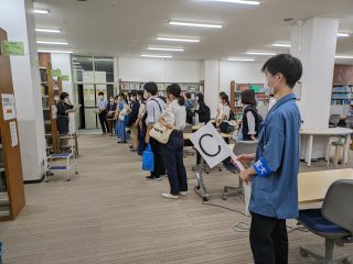 施設見学の様子