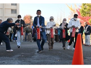 消火訓練の様子 消火訓練の様子