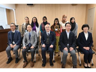 開講式後の集合写真 開講式後の集合写真