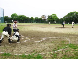 始球式の様子 始球式の様子