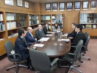 　　　　　courtesy visit