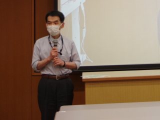 松浦理事・副学長による挨拶 松浦理事・副学長による挨拶