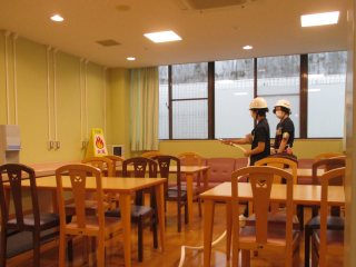 屋内消火栓による初期消火訓練
