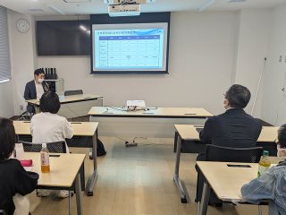 講演 講演