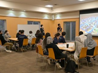 SALSA代表の加藤さんによるレクチャー