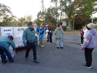 ごみの分別作業