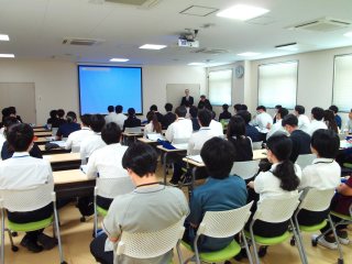 野﨑病院長による開会挨拶
