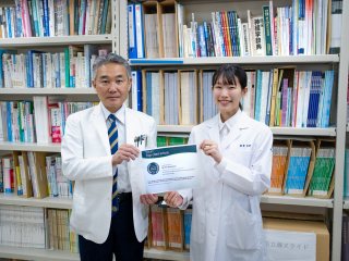 (左)一杉教授、（右）桑原さん