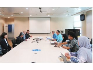 国際連携エイジングサイエンス専攻指導教員ミーティングの様子