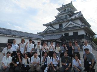 長浜城（長浜城歴史博物館）での集合写真